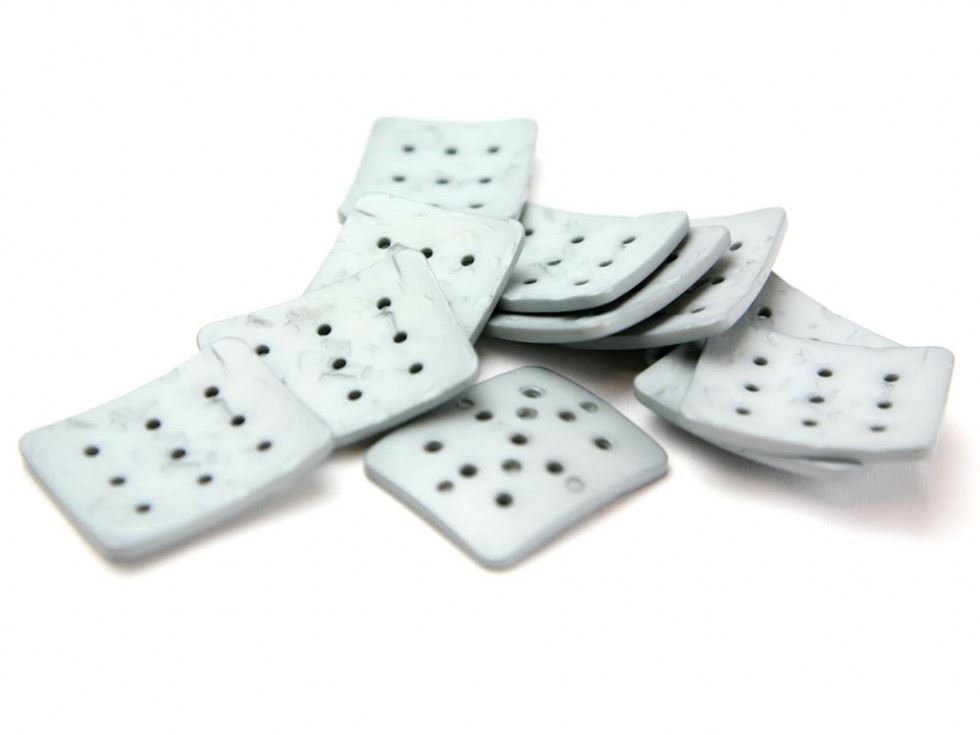 Dill Extra Large Resin Buttons (Value Pack) Light Grey
 