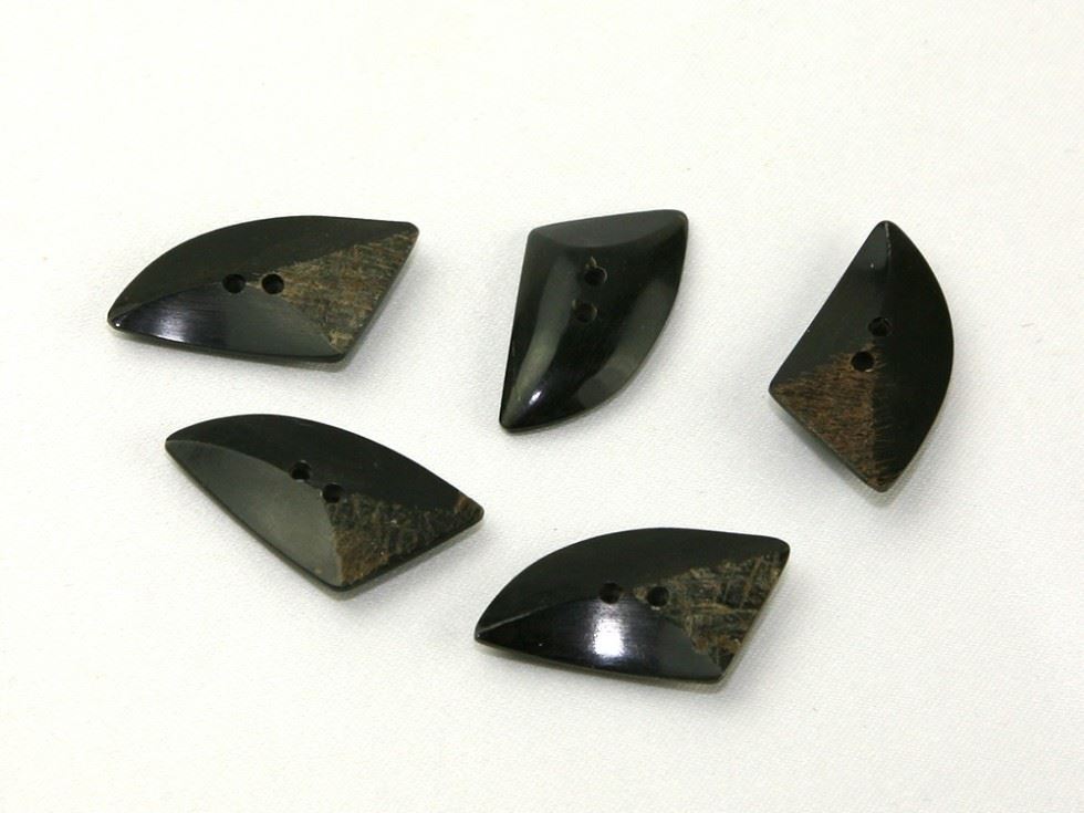 Dill Brown Natural Horn Buttons