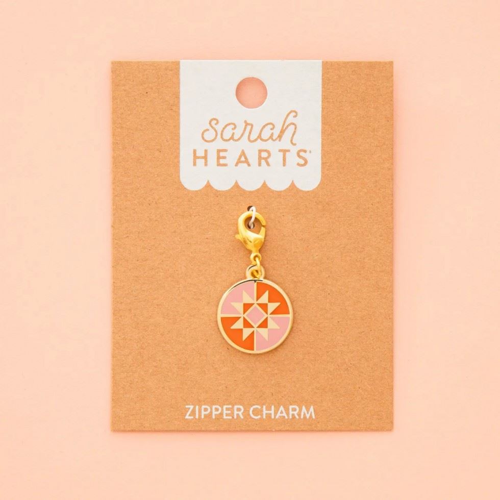 Sarah Hearts Round Quilt Star Zip Charm
 