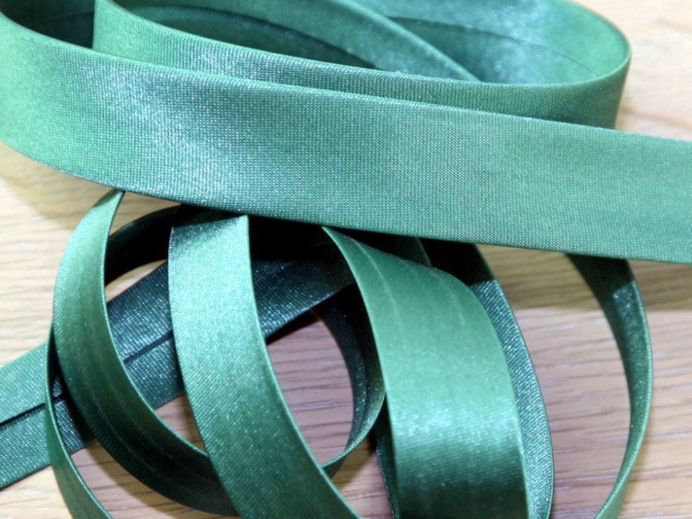 Prym Green Duchesse Satin Bias Binding Tape