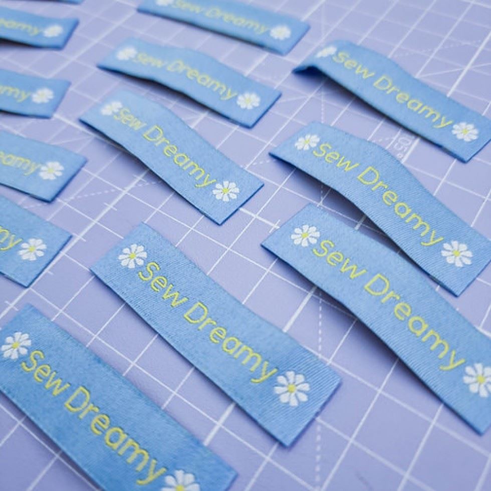 Sew Anonymous Sew Dreamy Daisy Woven Labels
 