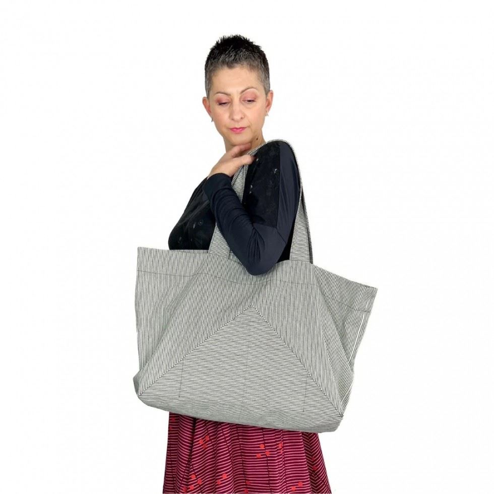 Dhurata Davies Paper Sewing Pattern Kulmi Bag
 