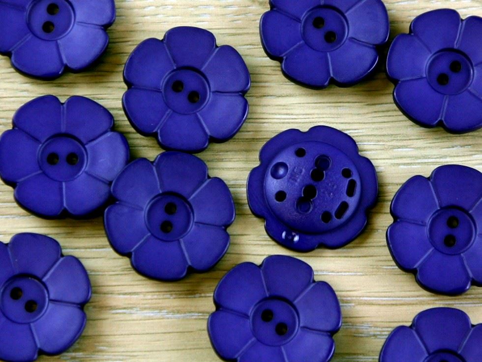 Dill Purple Flower Plastic Buttons (Value Pack)