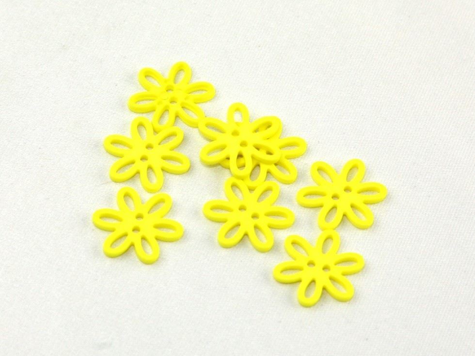 Dill Yellow Plastic Flower Buttons (Value Pack)