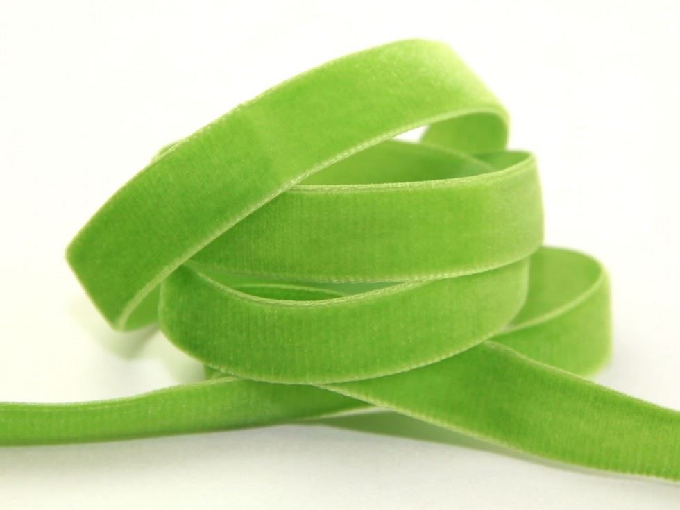 Berisfords 9611 Reseda Velvet Ribbon Mini Roll