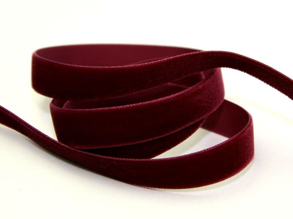Berisfords 9390 Bordeaux Velvet Ribbon Mini Roll
