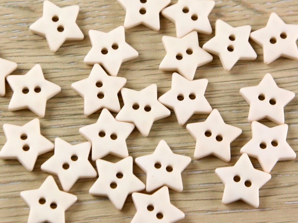 Dill Cream Star Plastic Buttons (Value Pack)