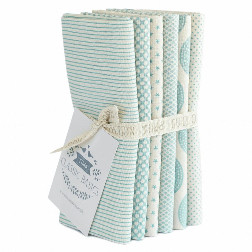 Tilda Light Blue Fat Quarter Fabric Pack