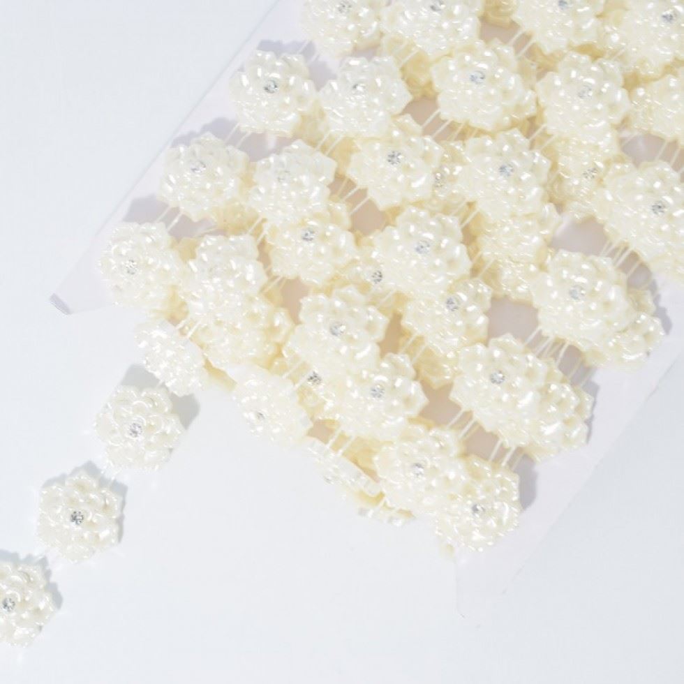 Ivory Pearl Diamante Daisy Trim
