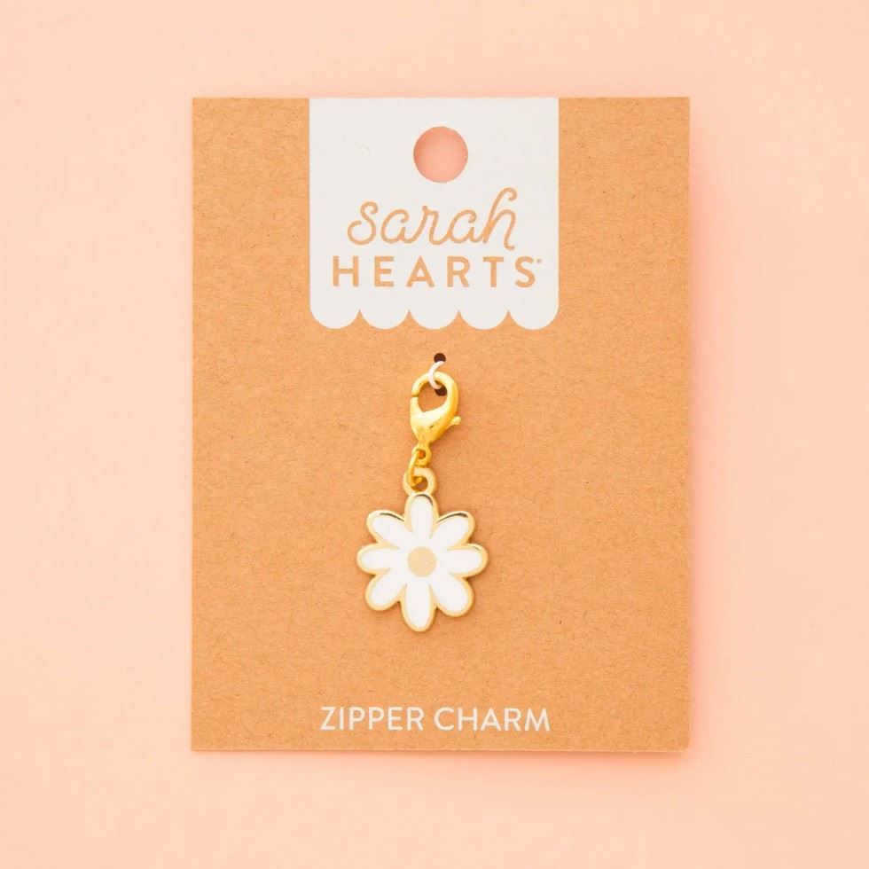 Sarah Hearts White Daisy Zip Charm
 