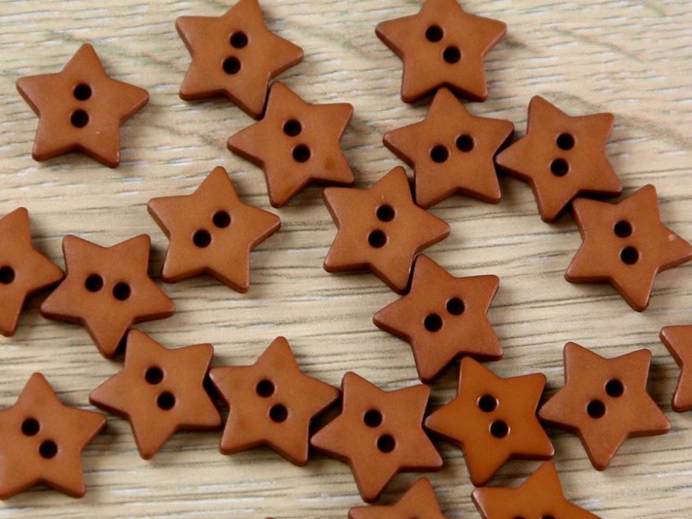 Dill Tan Brown Star Plastic Buttons (Value Pack)