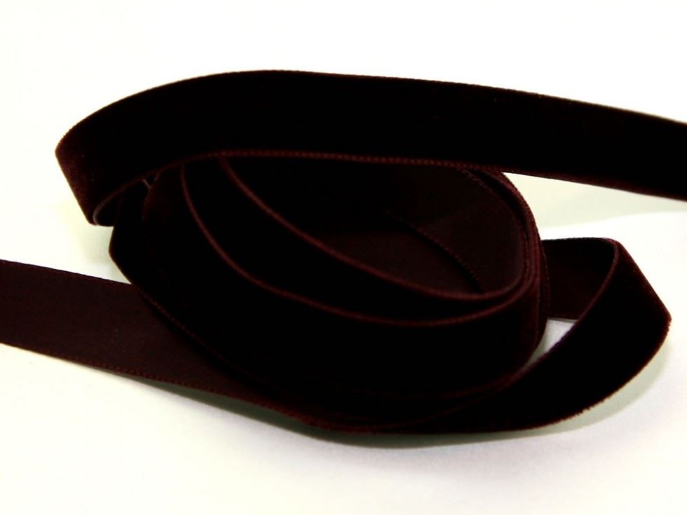 Berisfords 9434 Burgundy Velvet Ribbon Mini Roll