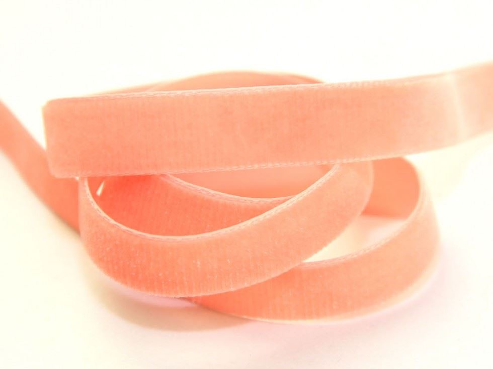 Berisfords 9618 Coral Velvet Ribbon Mini Roll