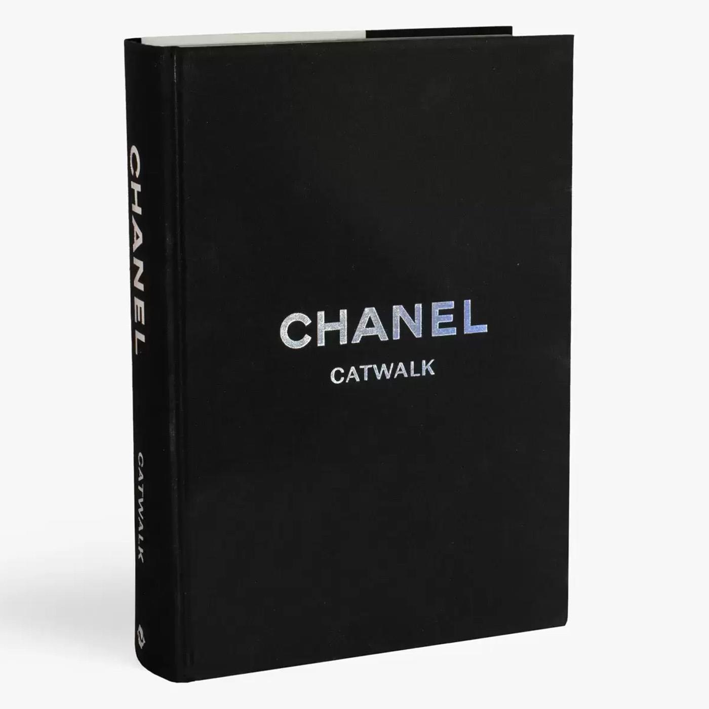 DIOR、CHANEL Versace Vivienne YLS Prada Louis Dior Chanel Catwalk Fashion