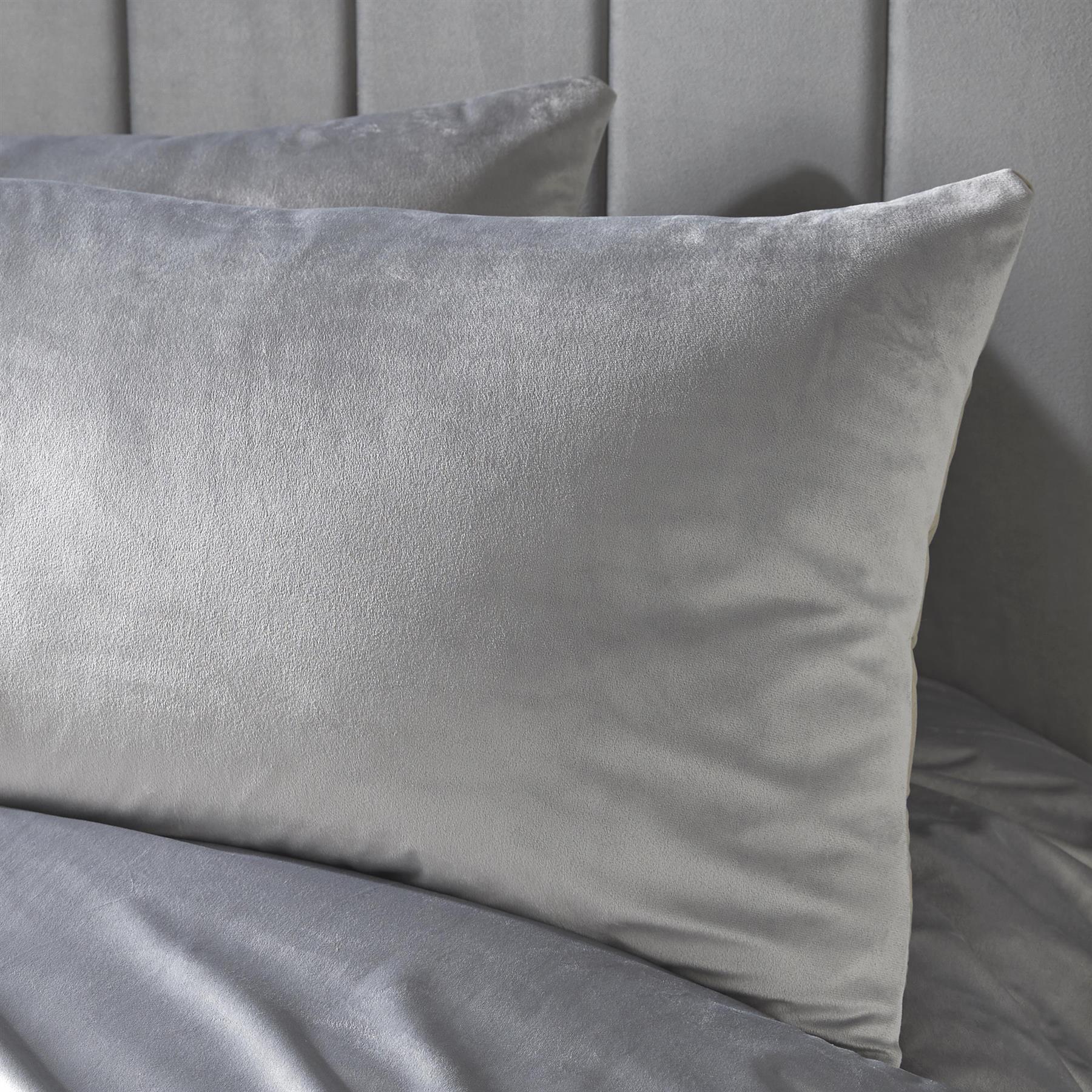Montrose Luxury Duvet Cover Set by Laurence Llewelyn-Bowen 100% Polyester - Picture 20 of 21
