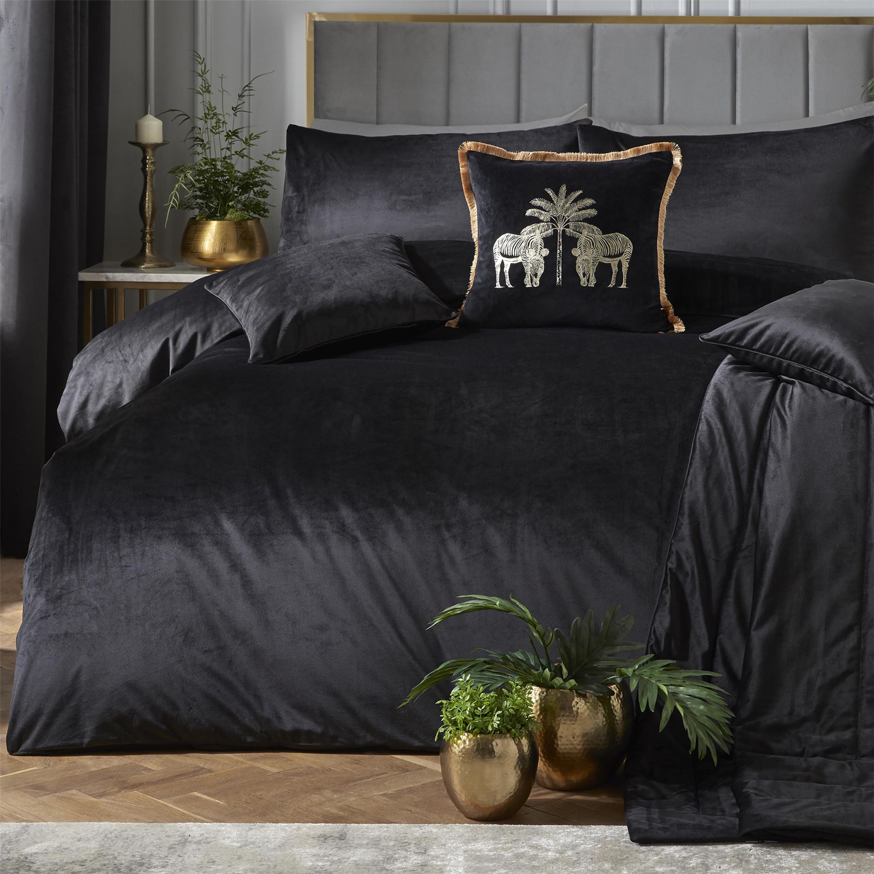 Montrose Luxury Duvet Cover Set by Laurence Llewelyn-Bowen 100% Polyester - Picture 2 of 21