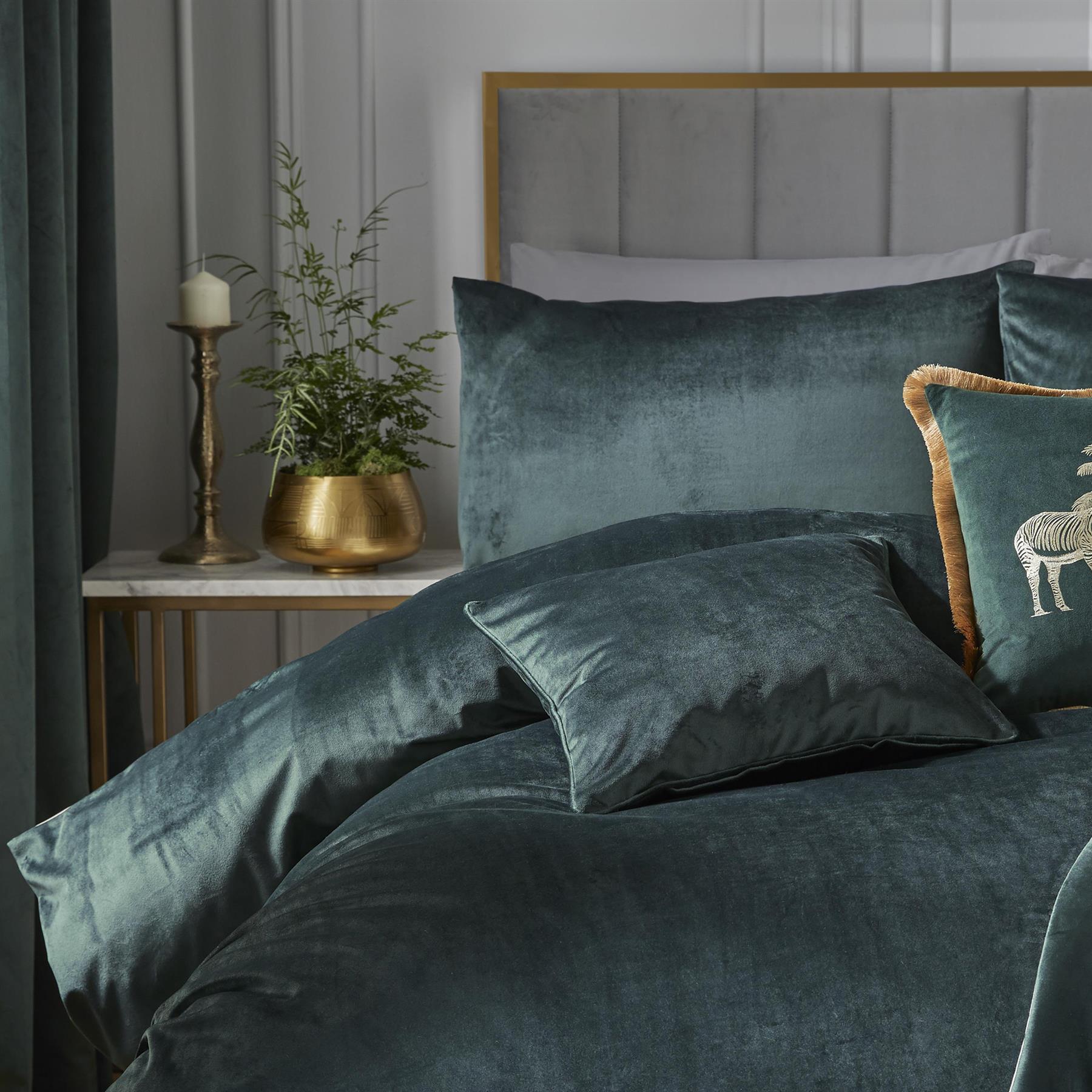 Montrose Luxury Duvet Cover Set by Laurence Llewelyn-Bowen 100% Polyester - Picture 7 of 21