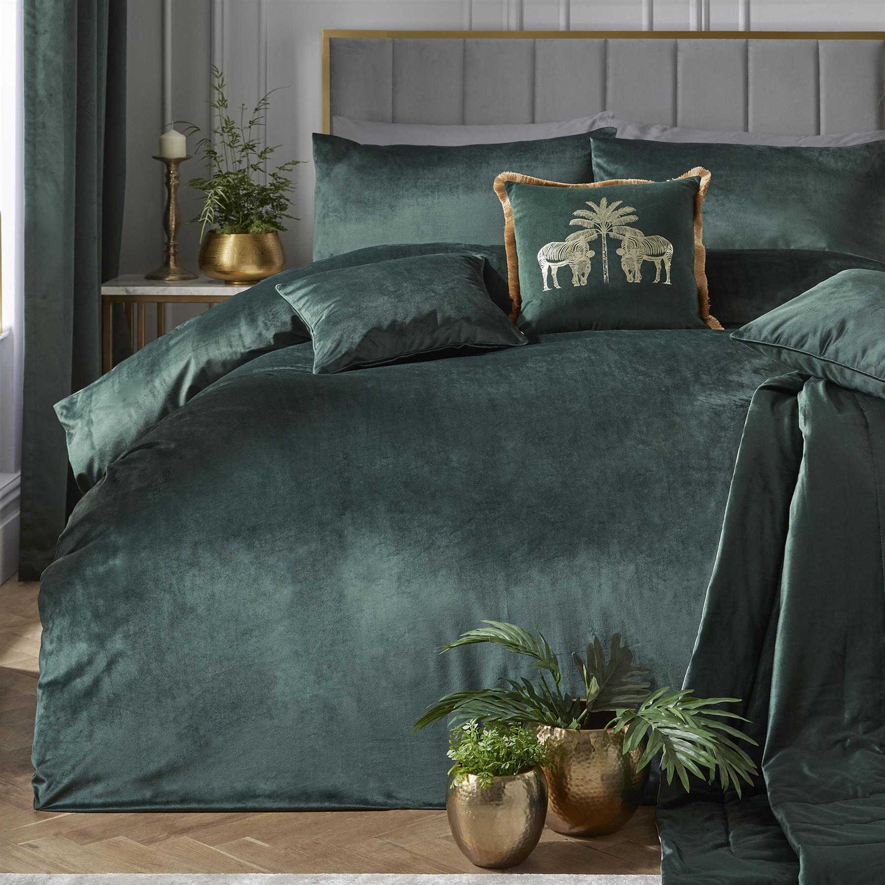 Montrose Luxury Duvet Cover Set by Laurence Llewelyn-Bowen 100% Polyester - Picture 6 of 21