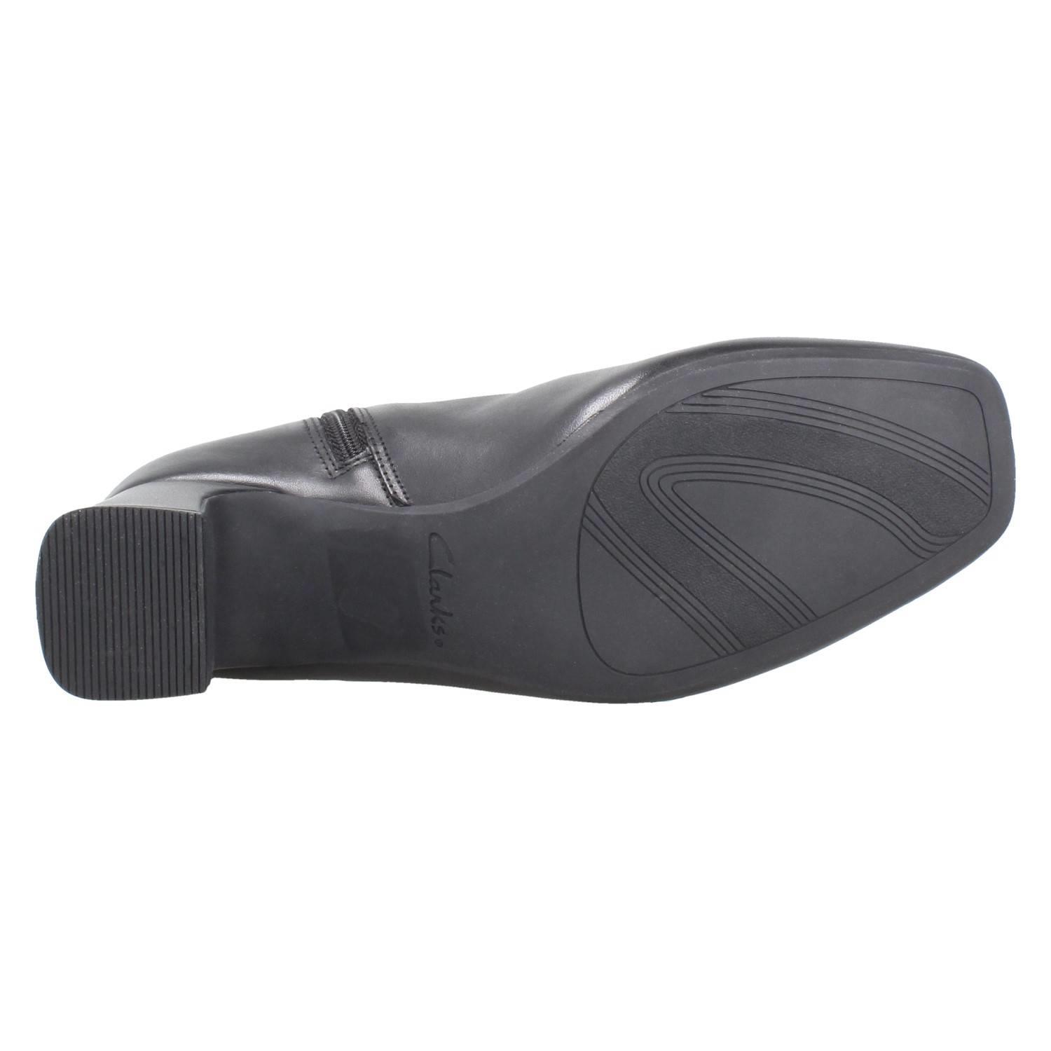Damen Clarks Smart Leather Blockabsatz Quadratische Zehe Stiefeletten Fernie Zip - Picture 10 of 19