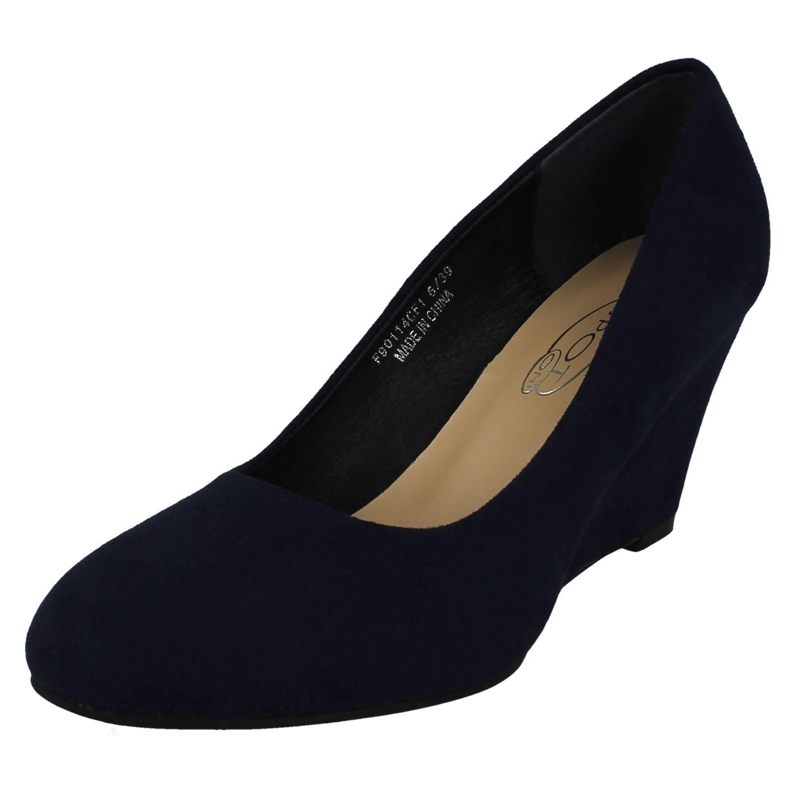 Elegantes zapatos de corte con tacón de cuña para damas Spot On F9R0114 - Imagen 20 de 28