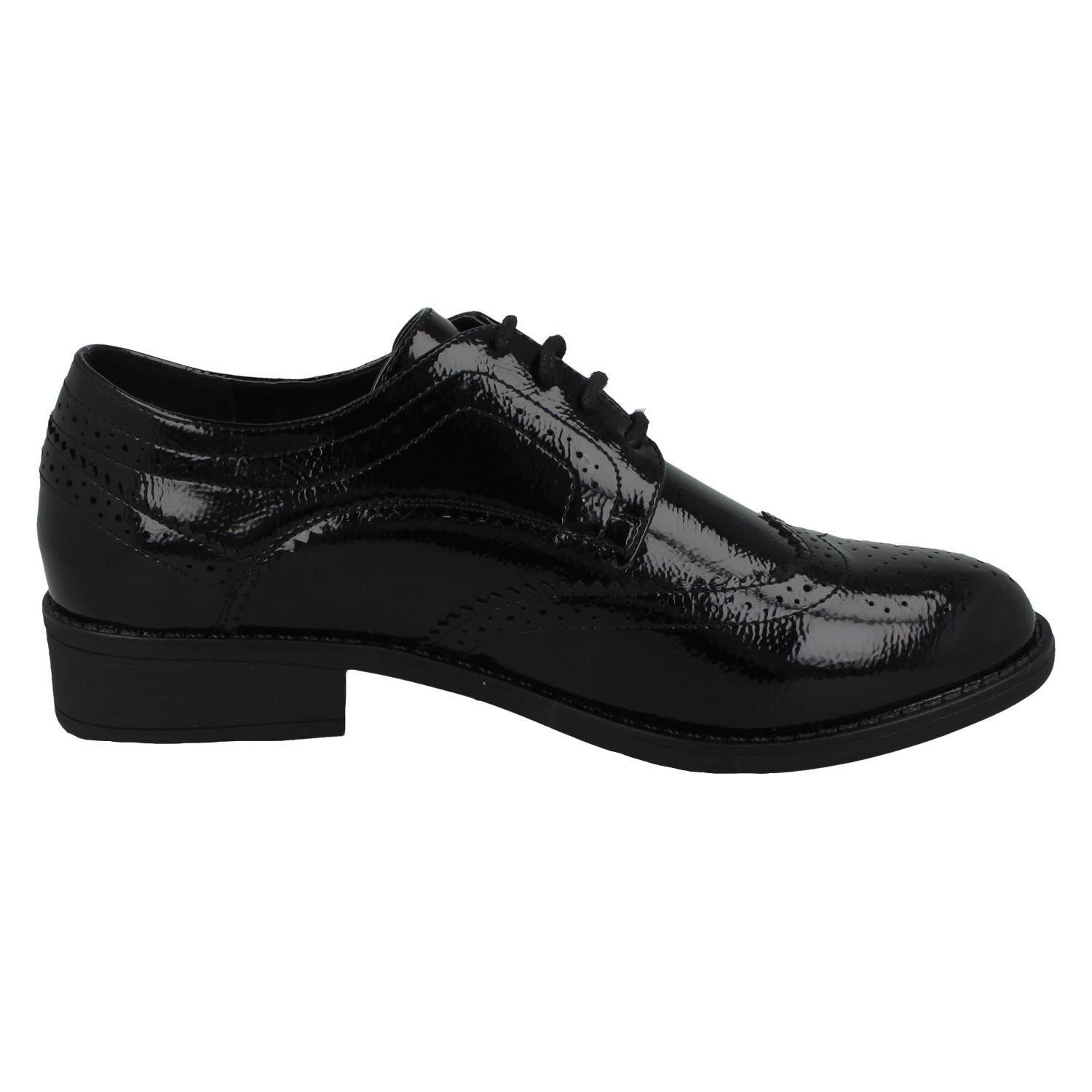 Zapatos brogue con cordones de charol para dama - Imagen 7 de 10
