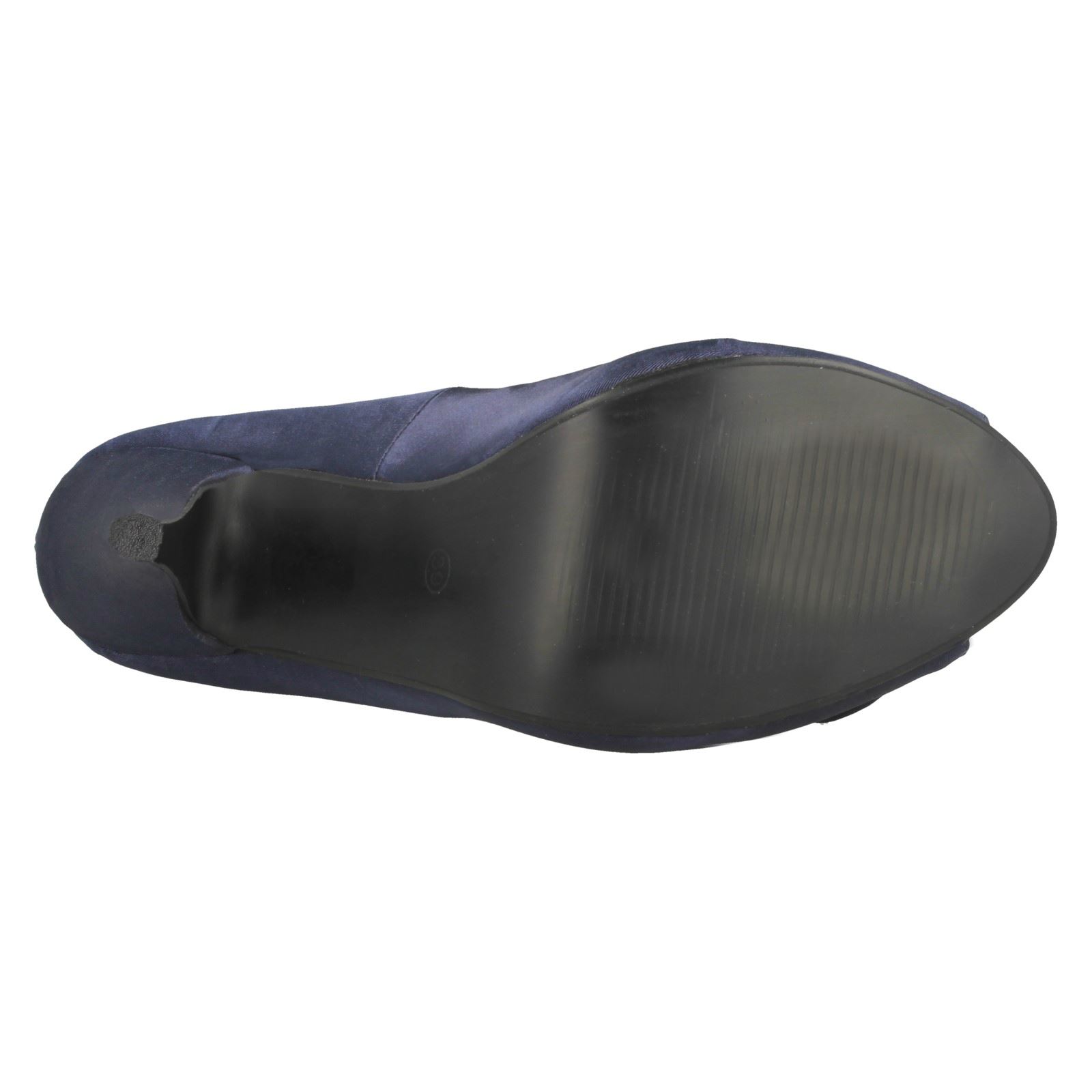 Tacones con punta de peep para dama - Imagen 17 de 28