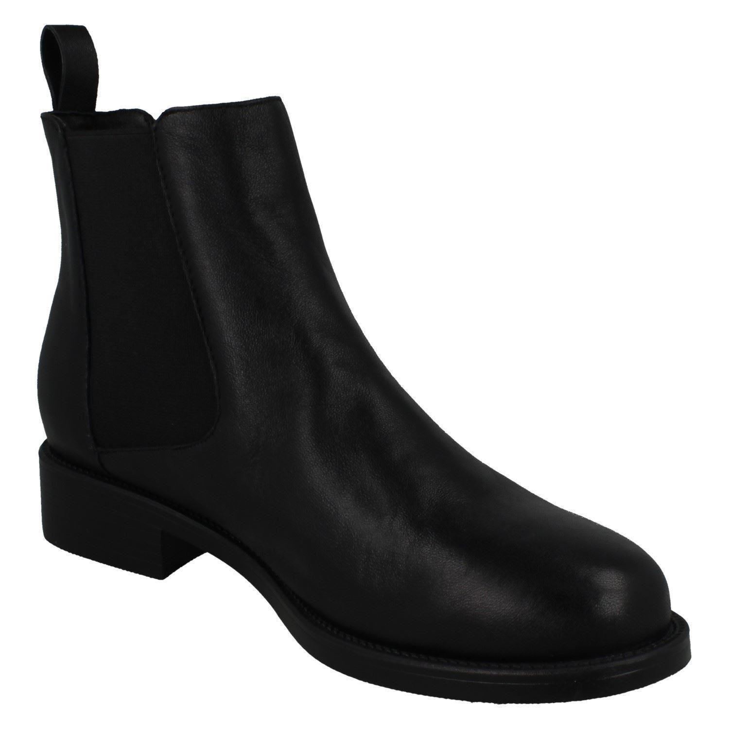 Botas al tobillo informales de cuero con tacón sin cordones para dama F5R0968 - Imagen 8 de 10