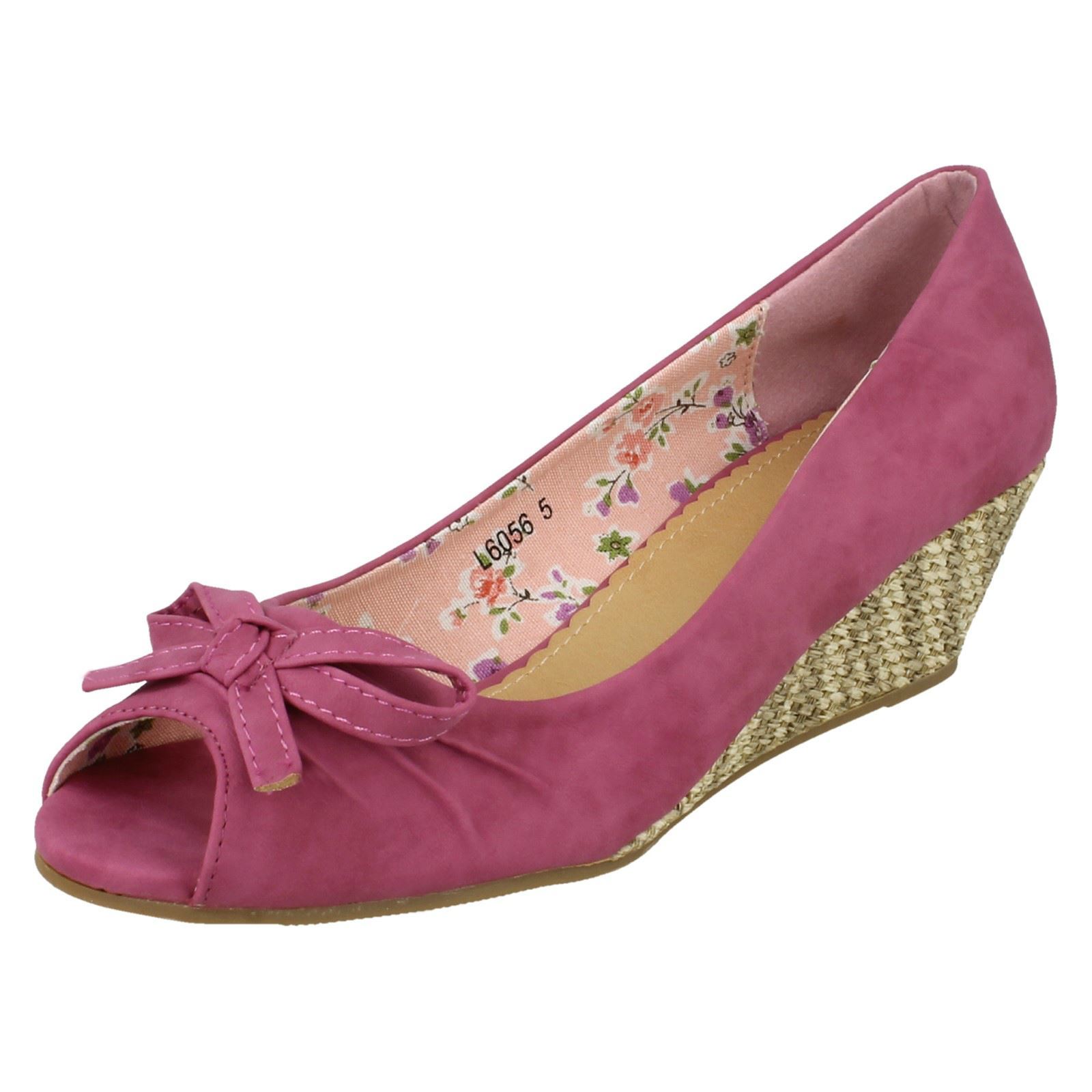 small wedge shoes