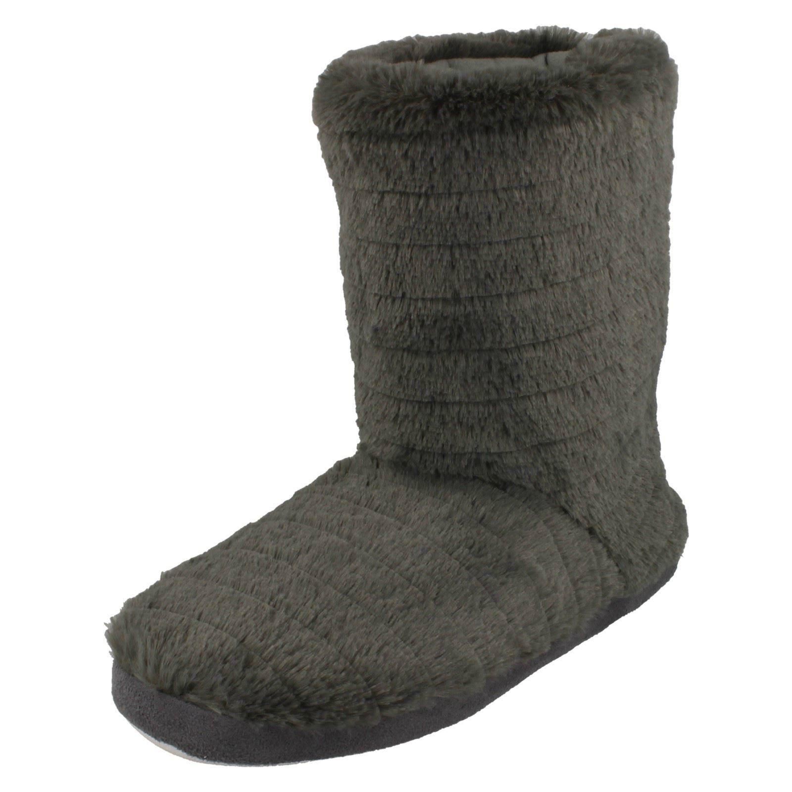 black faux fur slipper boots