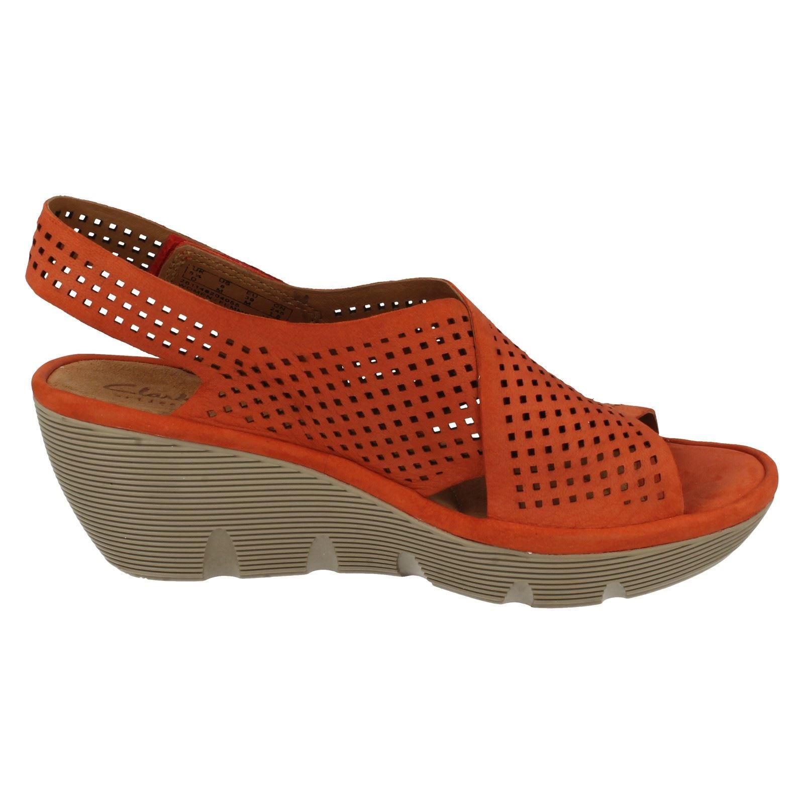 clarks ladies wedge sandals