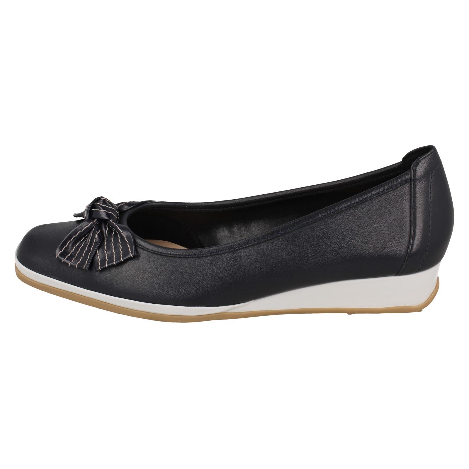 Zapatos de tacón de cuña pequeños Van-Dal para dama Barbados II - Imagen 21 de 28