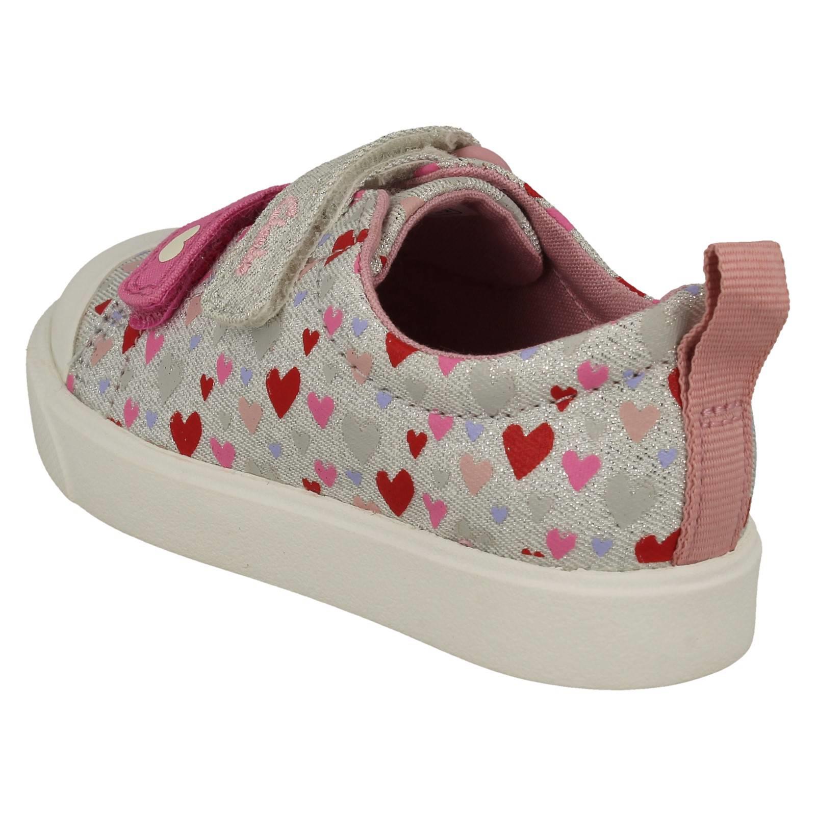 Leichte Canvas-Schuhe mit Clarks-Muster und Details für Kinder *City Bright* - Bild 18 von 64