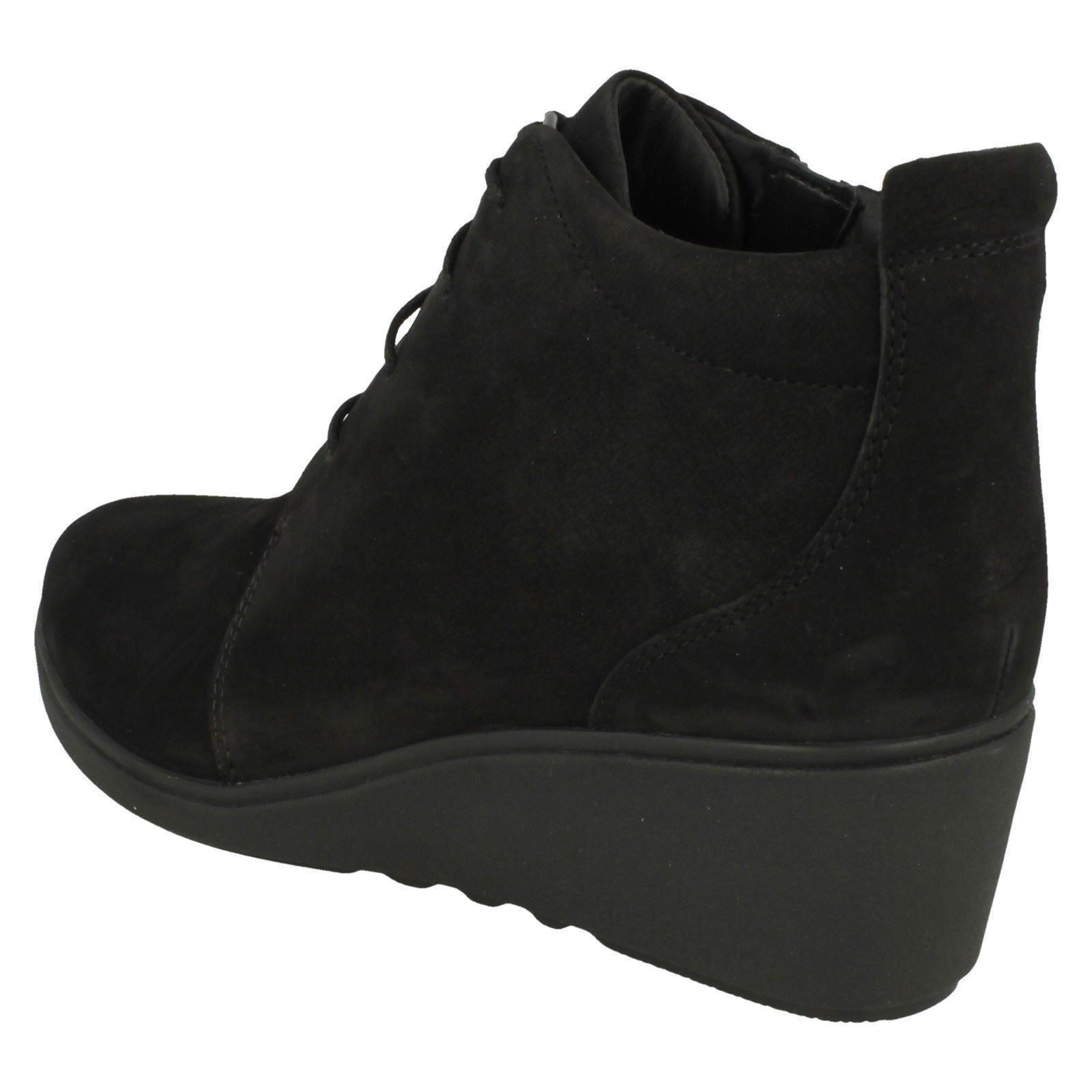 Clarks Damas Tacón Tacón Tacón Bajo Cuña botín-un tallara Eva d98336 Clarks Damas Tacón Tacón Tacón Bajo Cuña botín-un tallara Eva d98336