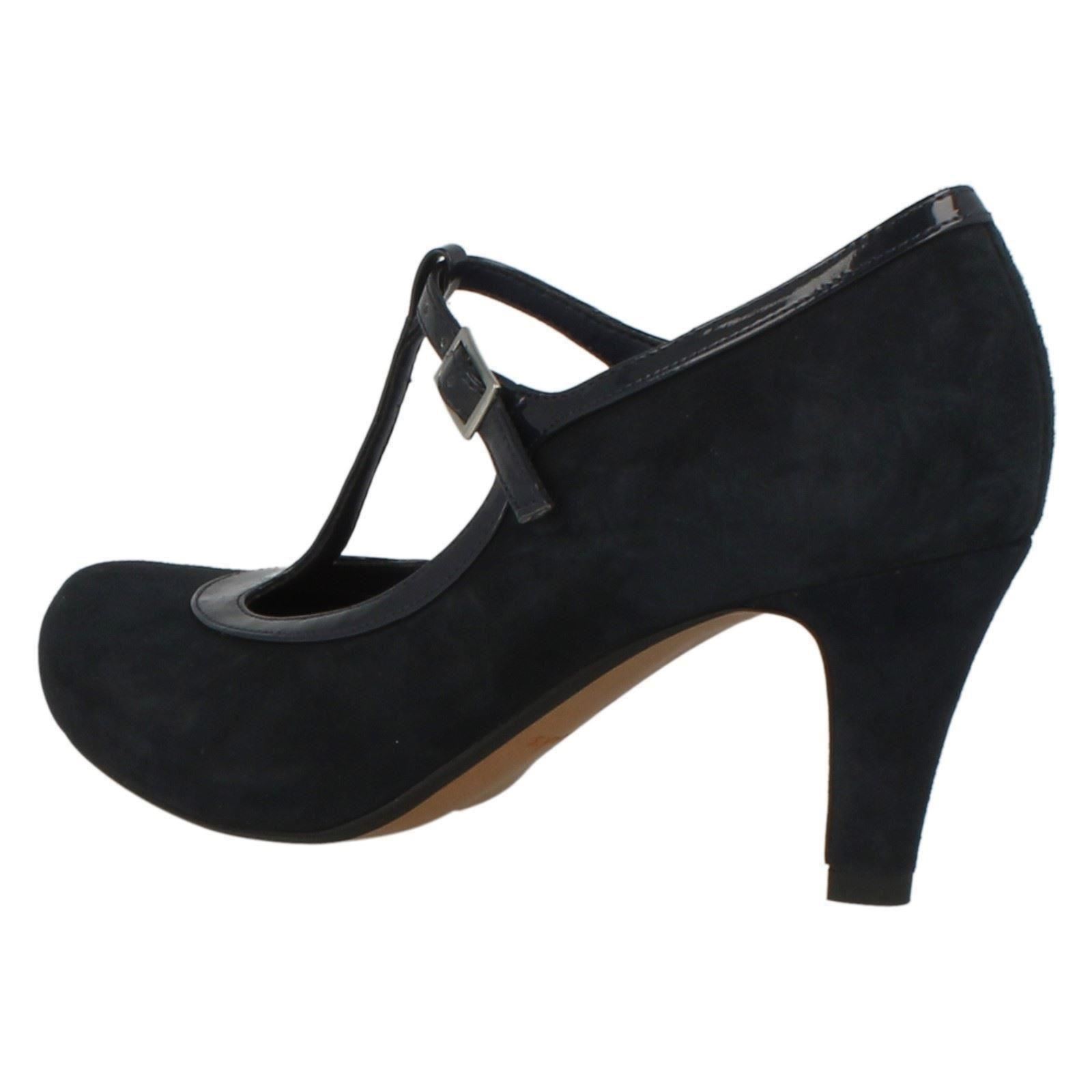 clarks chorus thrill