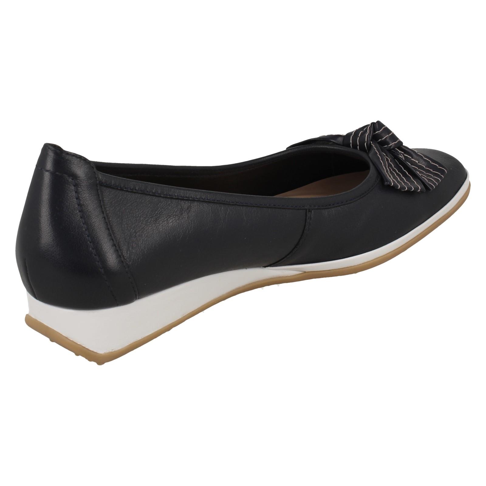 Zapatos de tacón de cuña pequeños Van-Dal para dama Barbados II - Imagen 24 de 28