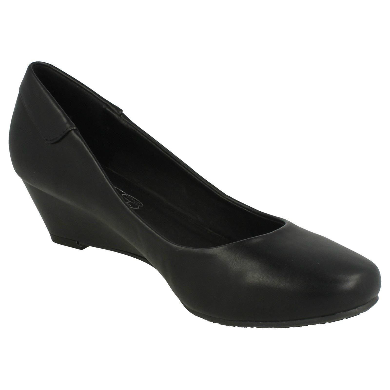 Ladies Spot On Low Wedge Court Shoes *F9R806* - Picture 21 of 37