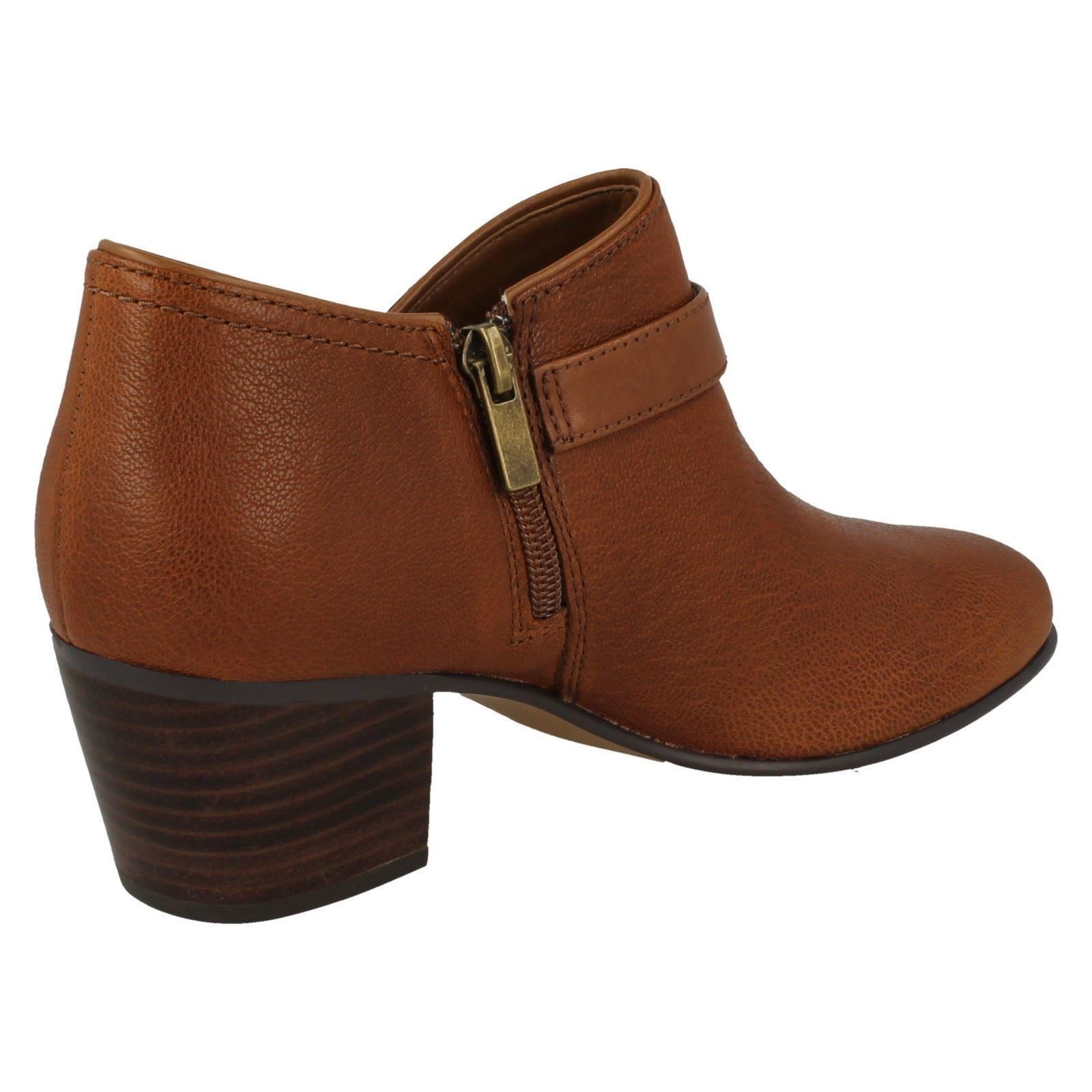 Damas Clarks Hebilla detallado botas al al al Tobillo maypearl Milla 671546 Damas Clarks Hebilla detallado botas al al al Tobillo maypearl Milla 671546