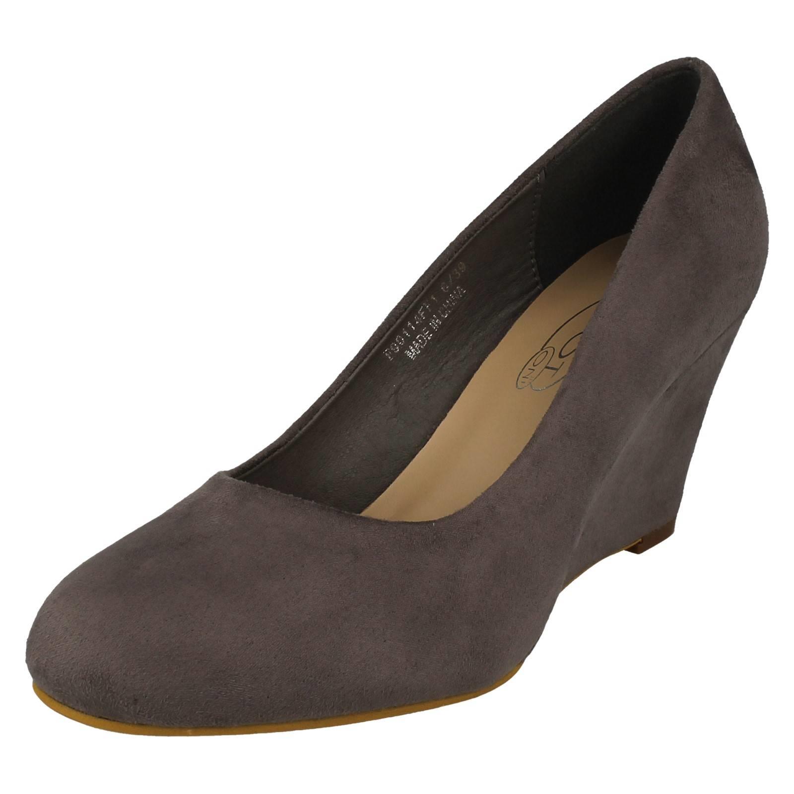 Elegantes zapatos de corte con tacón de cuña para damas Spot On F9R0114 - Imagen 11 de 28