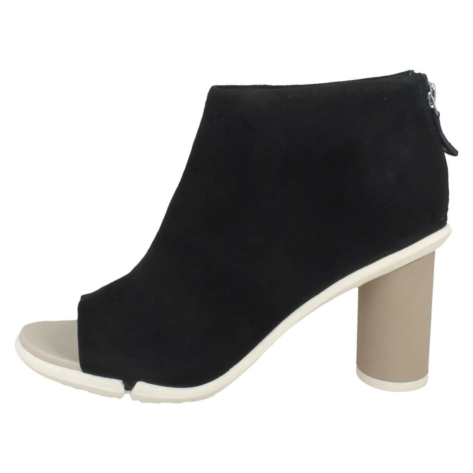 Damas Clarks Imali Peonía Peonía Peonía Peep Toe botas 8d6d35 Damas Clarks Imali Peonía Peonía Peonía Peep Toe botas 8d6d35