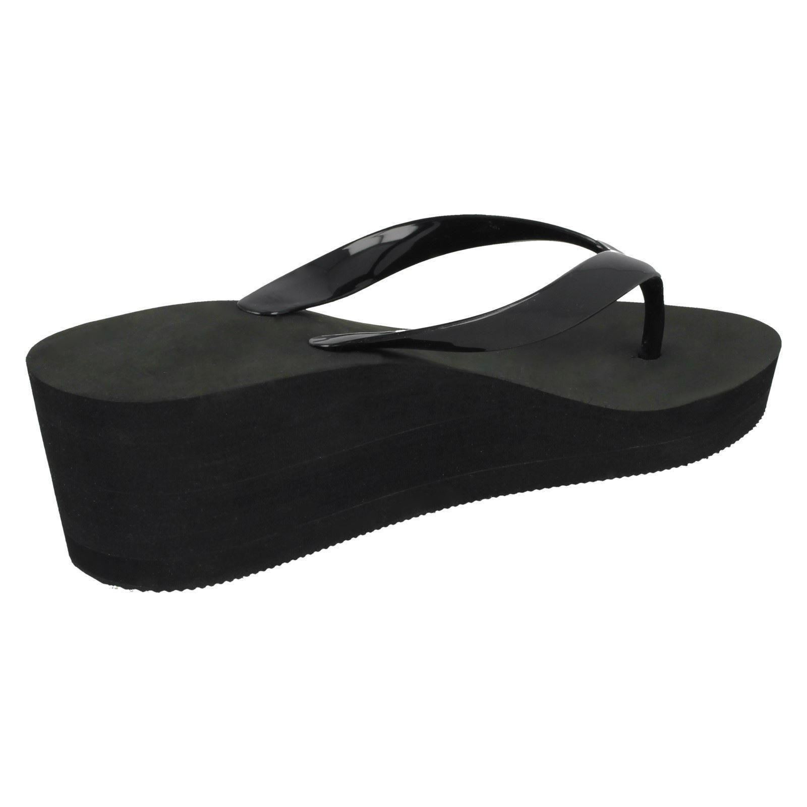 Ladies Spot On Wedged Flip Flops 'F1R0844' - Picture 5 of 19