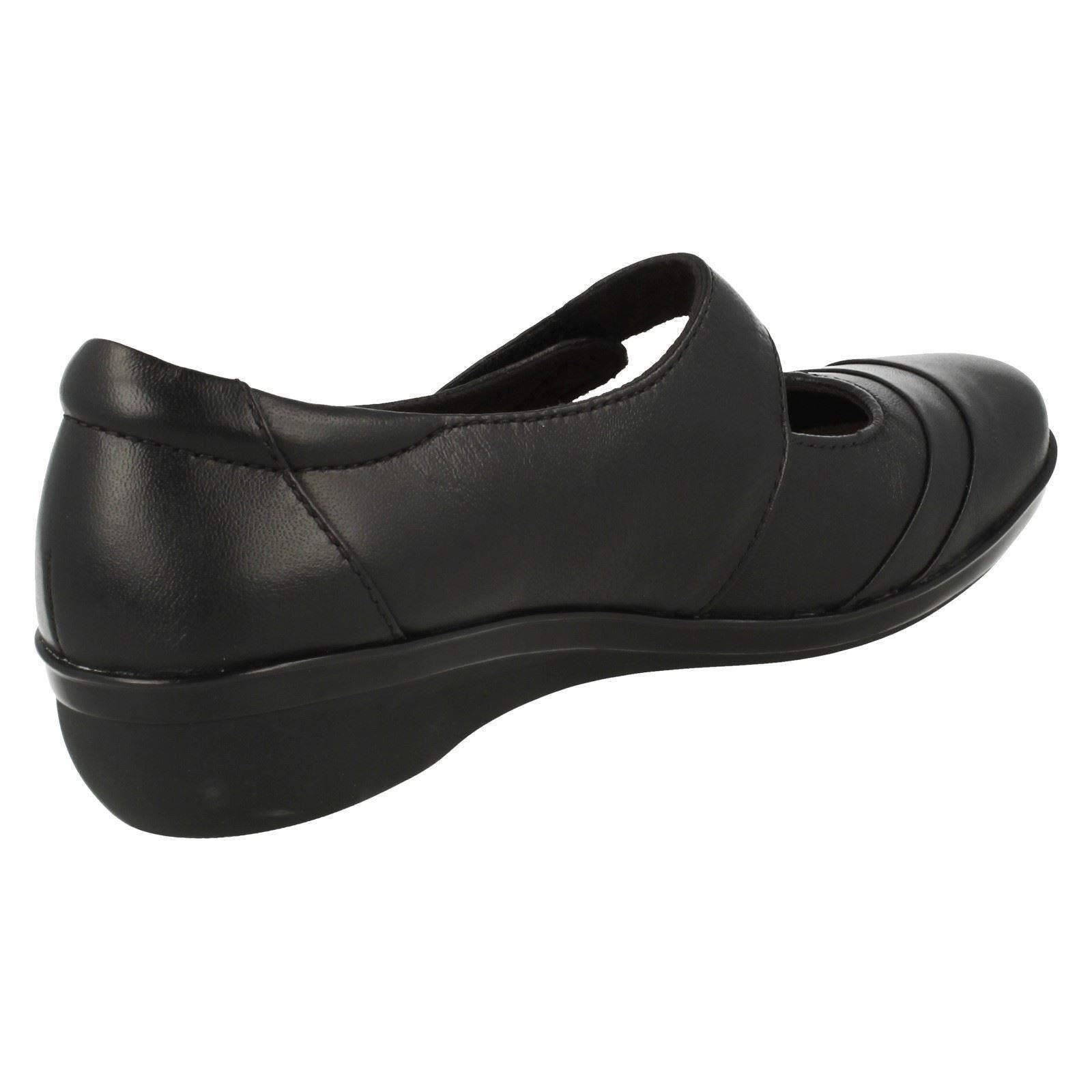 clarks cushion soft shoes