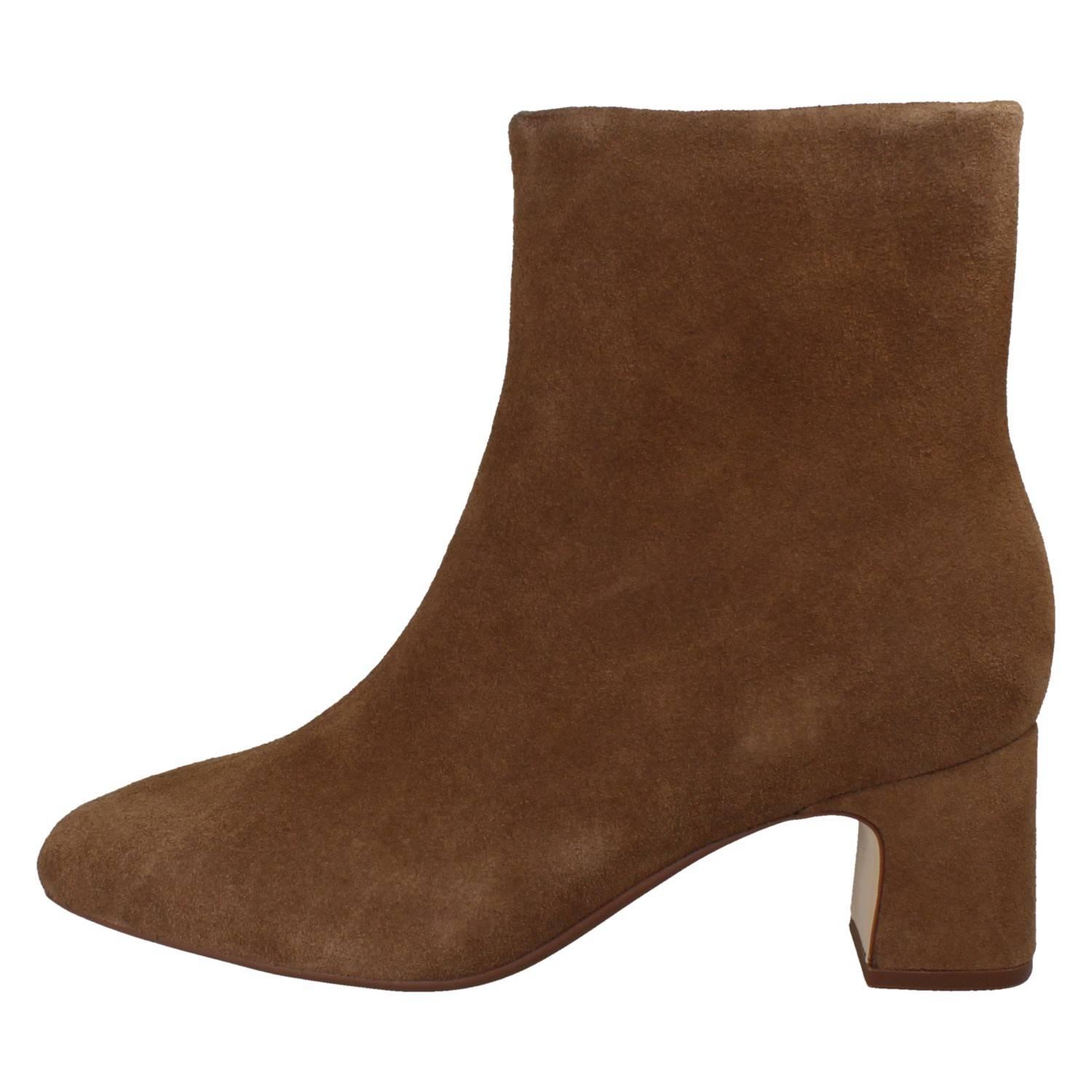 Damen Clarks Smart Leather Blockabsatz Quadratische Zehe Stiefeletten Fernie Zip - Picture 12 of 19