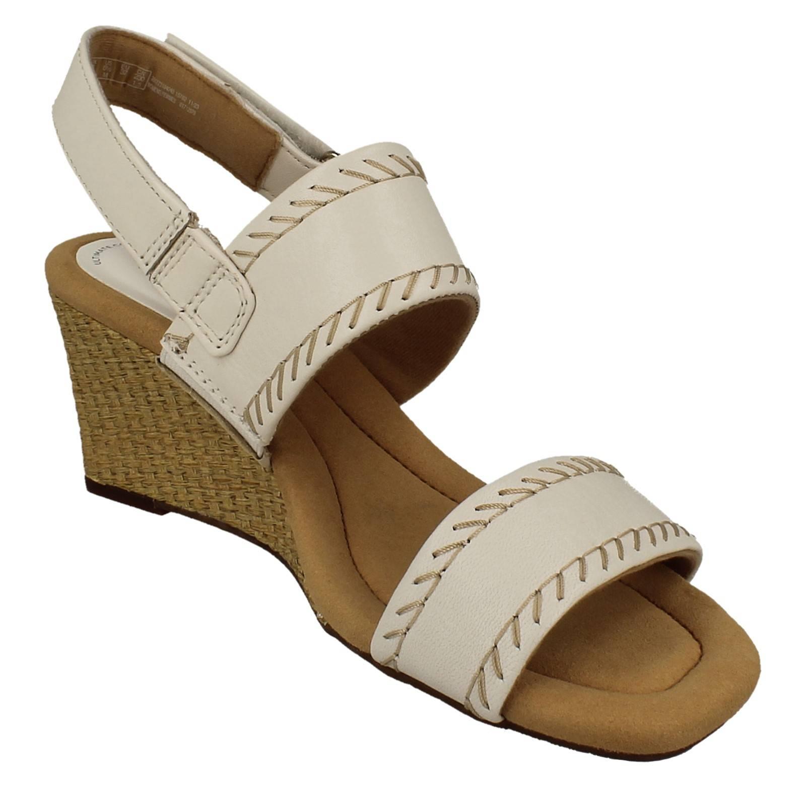 Sandalias de verano Clarks de cuero/nubuck con correa de tobillo y tacón de cuña rosa Kyarra para dama - Imagen 17 de 19