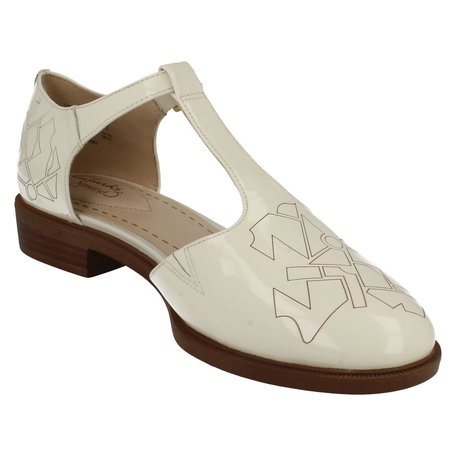 Ladies Ladies Ladies Clarks Fashion Buckle T-Bars Taylor Palm 978631 Ladies Ladies Ladies Clarks Fashion Buckle T-Bars Taylor Palm 978631