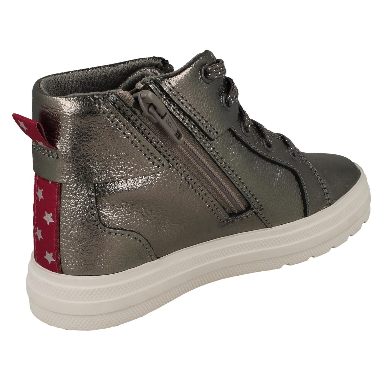 Botines informales Clarks de cuero con cremallera y cordones para niños Nova City - Imagen 15 de 28