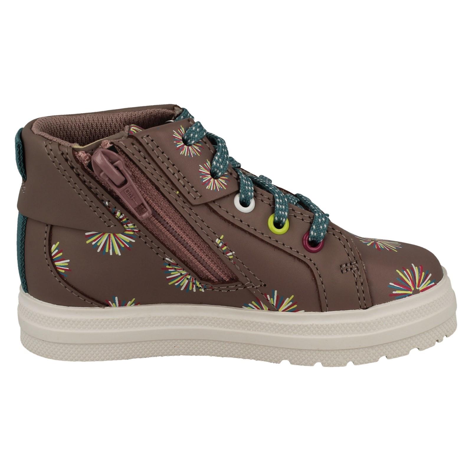 "Botas informales de suela gruesa para niñas Clarks ""Nova Pom"" - Imagen 6 de 10