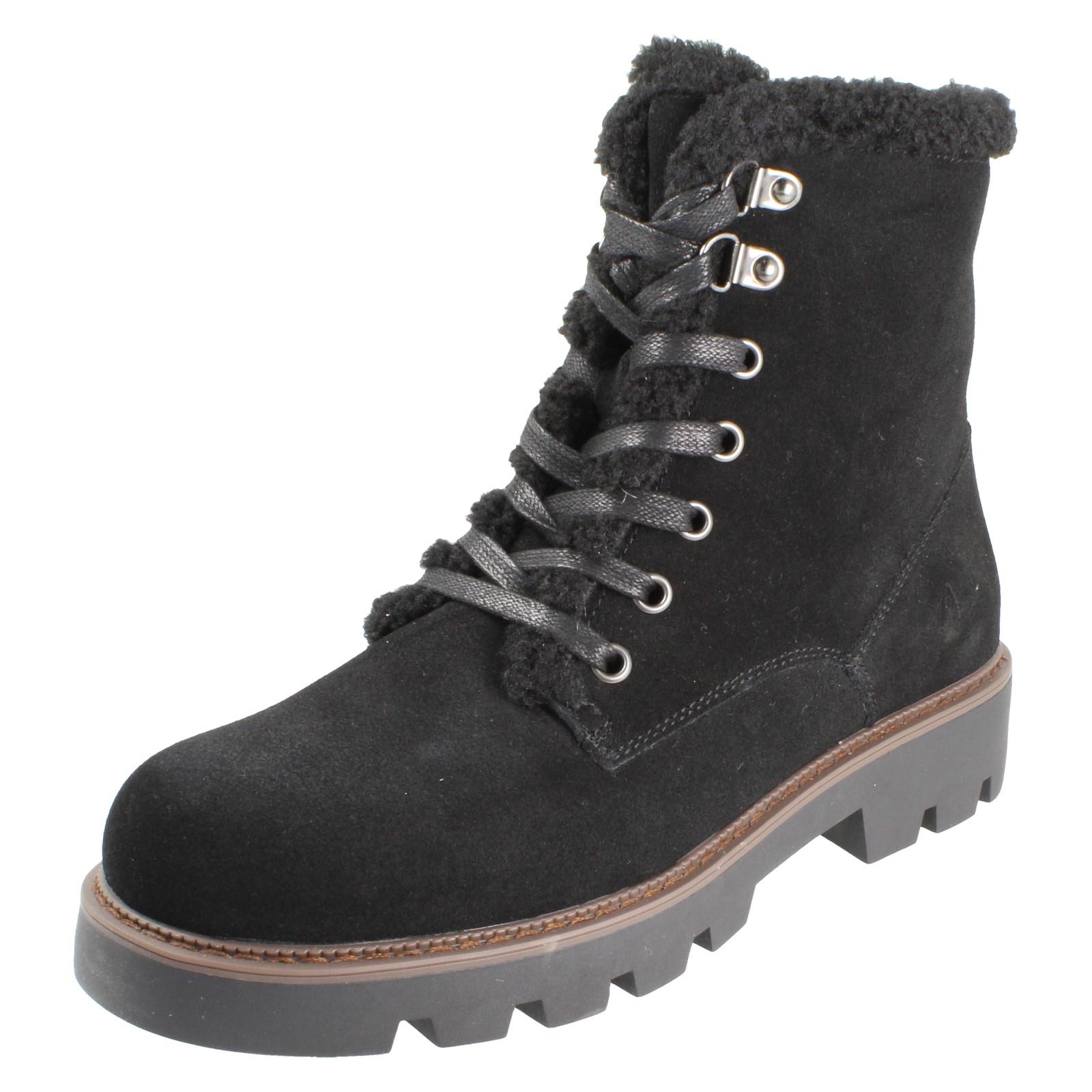 Mujer Hush Puppies Ante Resistente Al Agua Caliente Botines 3CM Tacón Aurelia - Picture 2 of 10