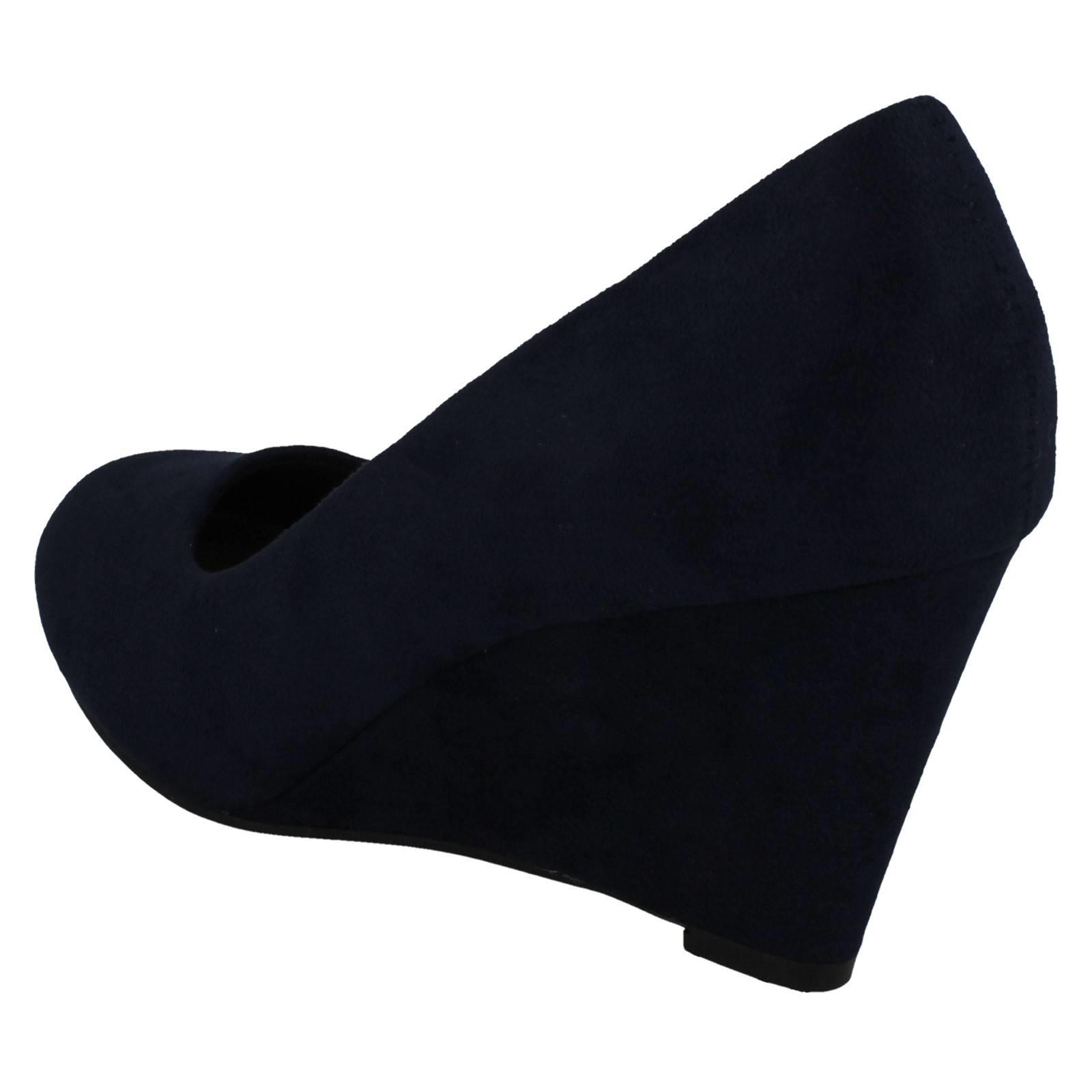 Elegantes zapatos de corte con tacón de cuña para damas Spot On F9R0114 - Imagen 28 de 28