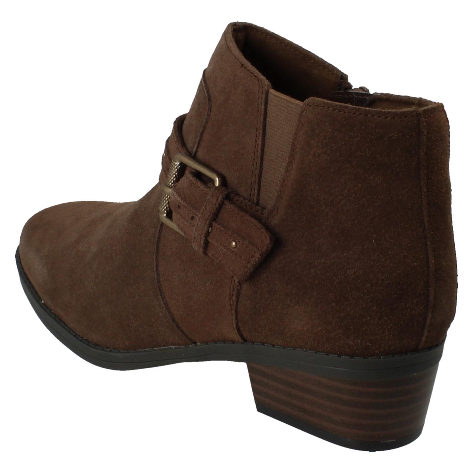 Femmes Clarks Bloc Talon Daim / Leather Smart Bottines Fermeture Éclair Danyelle - Picture 13 of 19