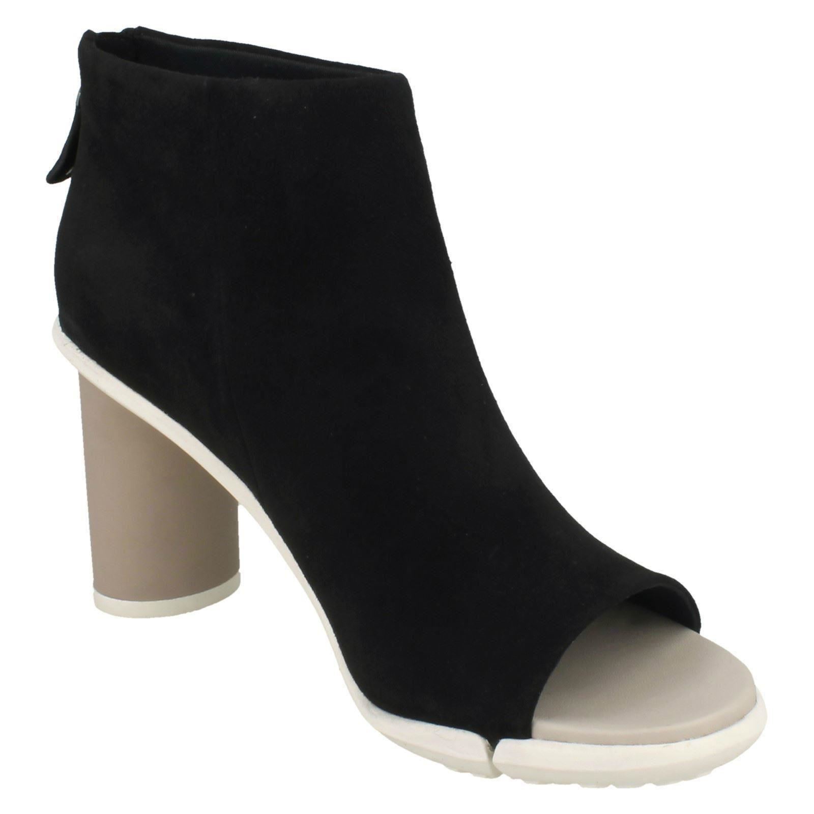 Damas Clarks Imali Peonía Peonía Peonía Peep Toe botas 8d6d35 Damas Clarks Imali Peonía Peonía Peonía Peep Toe botas 8d6d35